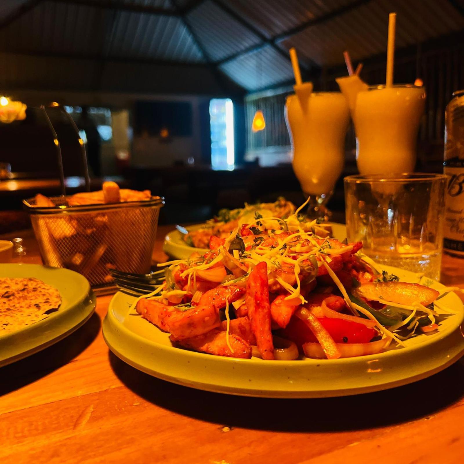 Hampi Village Resort & Tutti Cafe エクステリア 写真