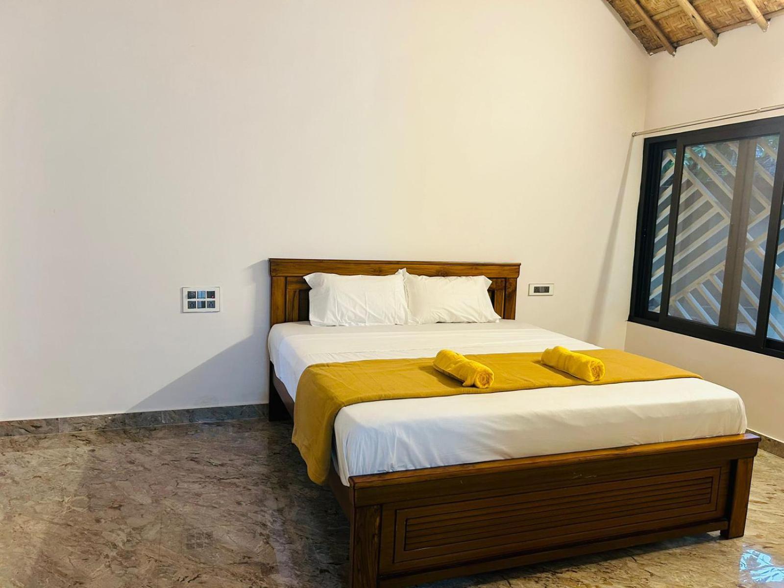 Hampi Village Resort & Tutti Cafe エクステリア 写真