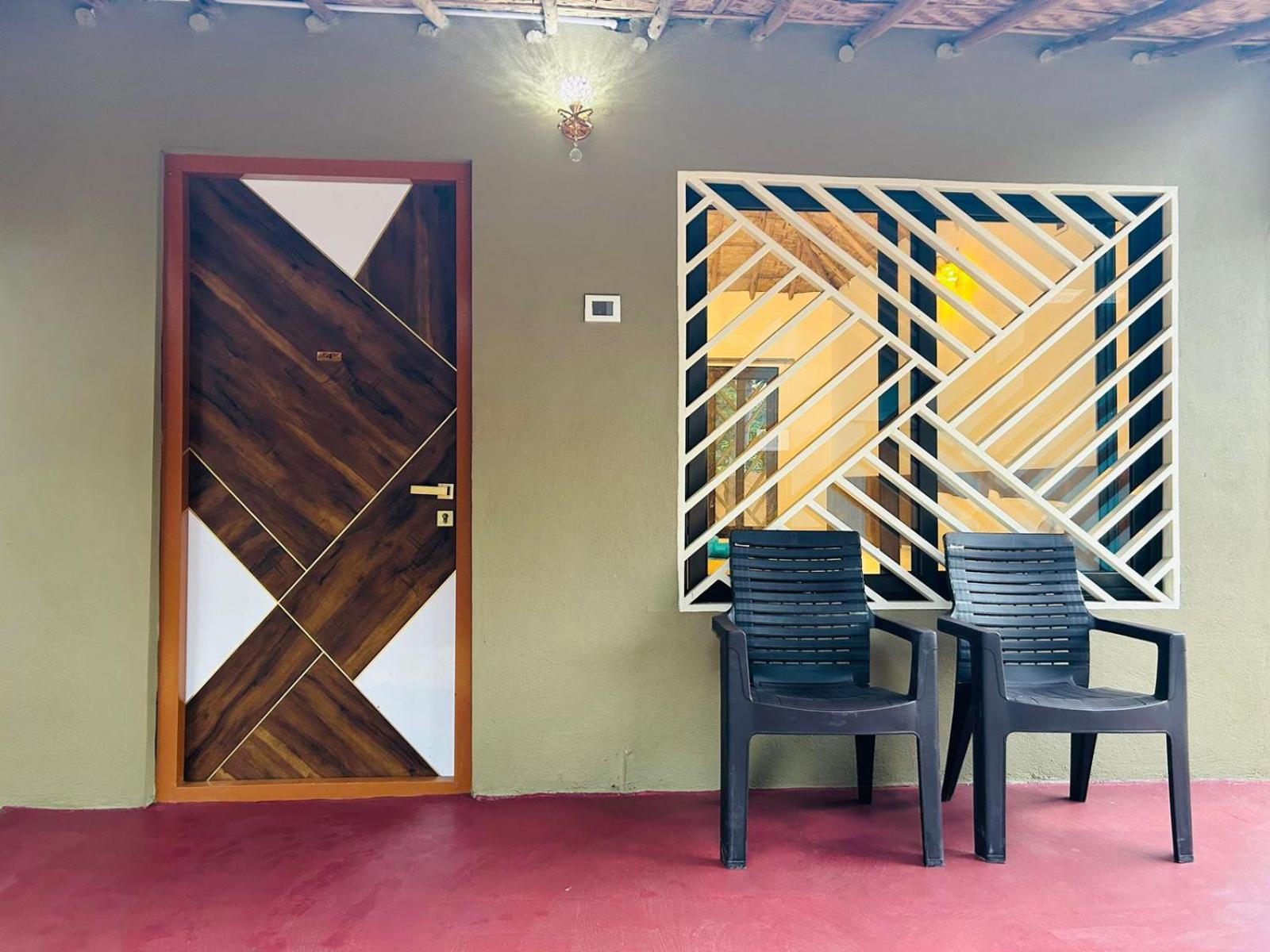 Hampi Village Resort & Tutti Cafe エクステリア 写真
