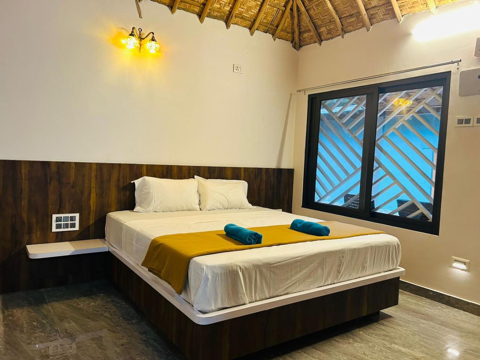 Hampi Village Resort & Tutti Cafe エクステリア 写真