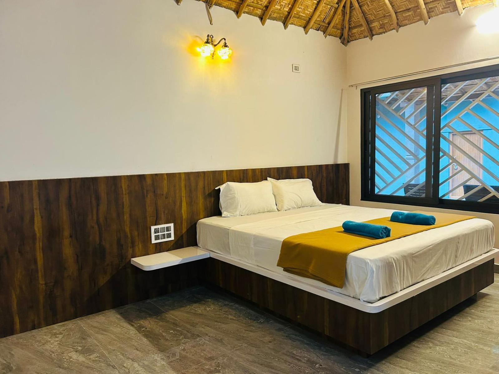 Hampi Village Resort & Tutti Cafe エクステリア 写真