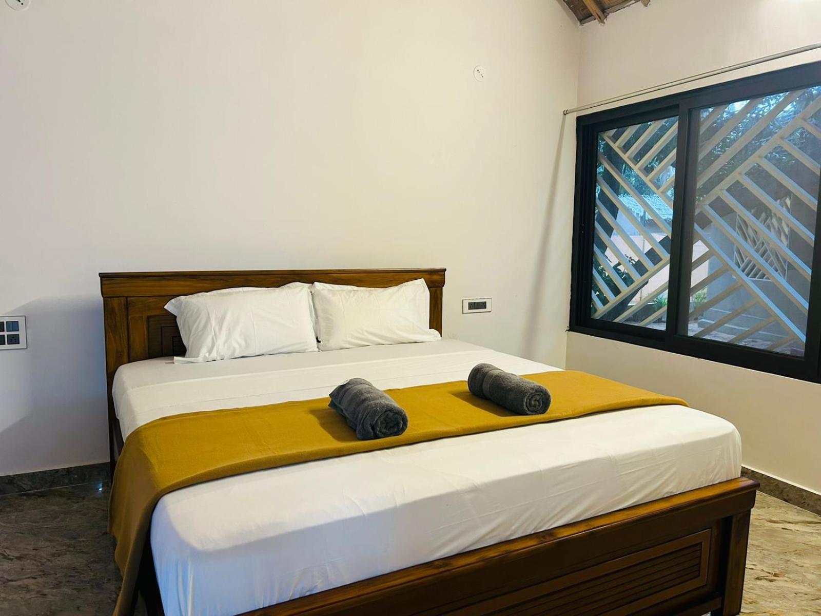 Hampi Village Resort & Tutti Cafe エクステリア 写真
