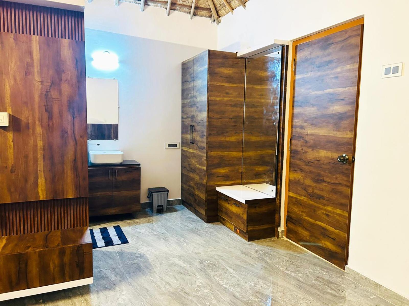 Hampi Village Resort & Tutti Cafe エクステリア 写真