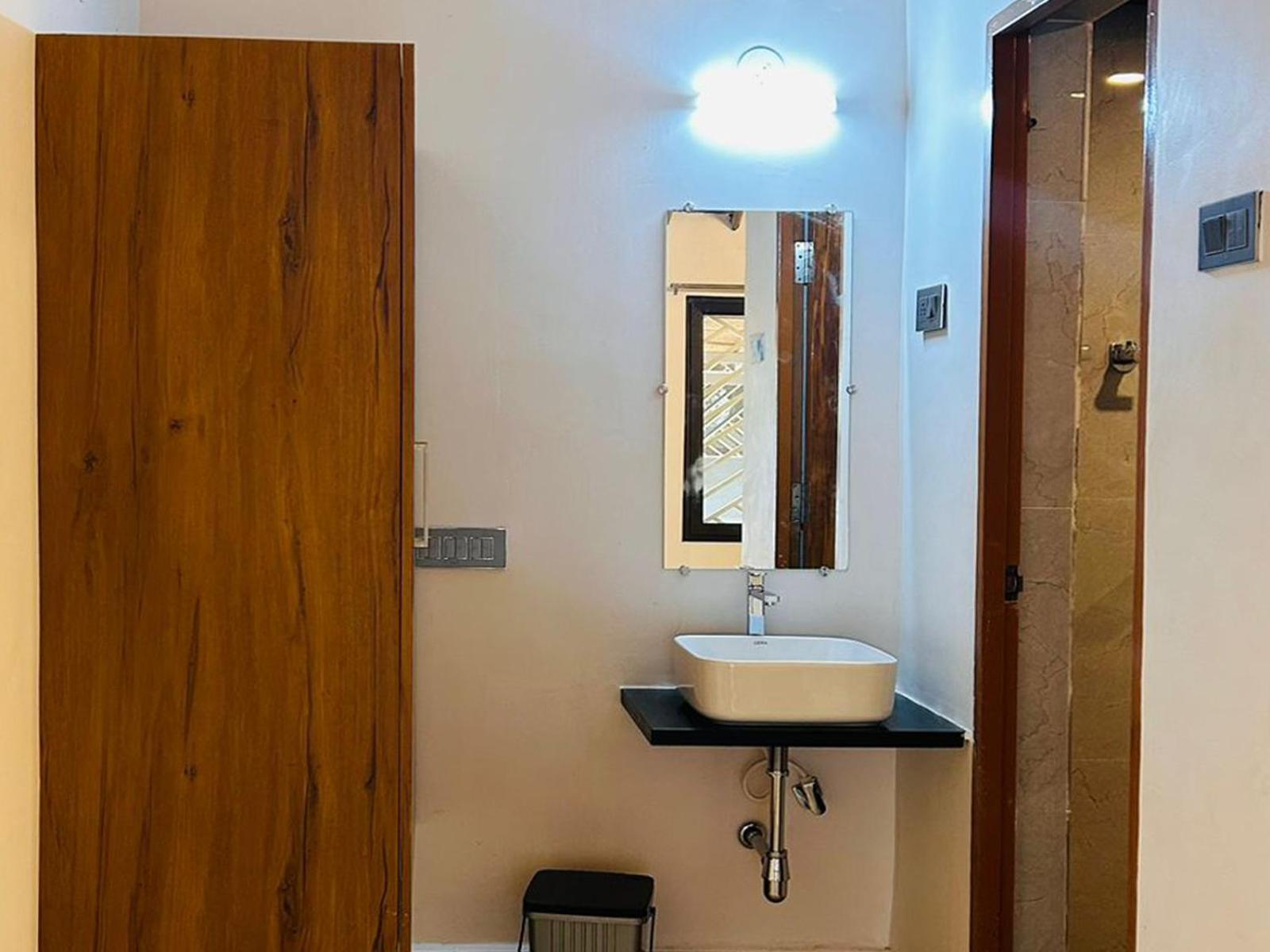 Hampi Village Resort & Tutti Cafe エクステリア 写真