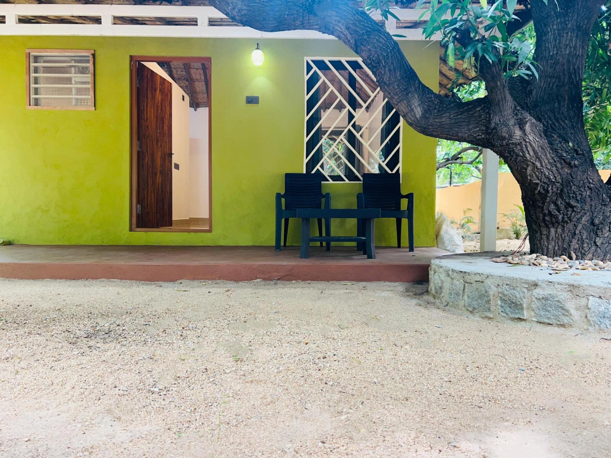 Hampi Village Resort & Tutti Cafe エクステリア 写真