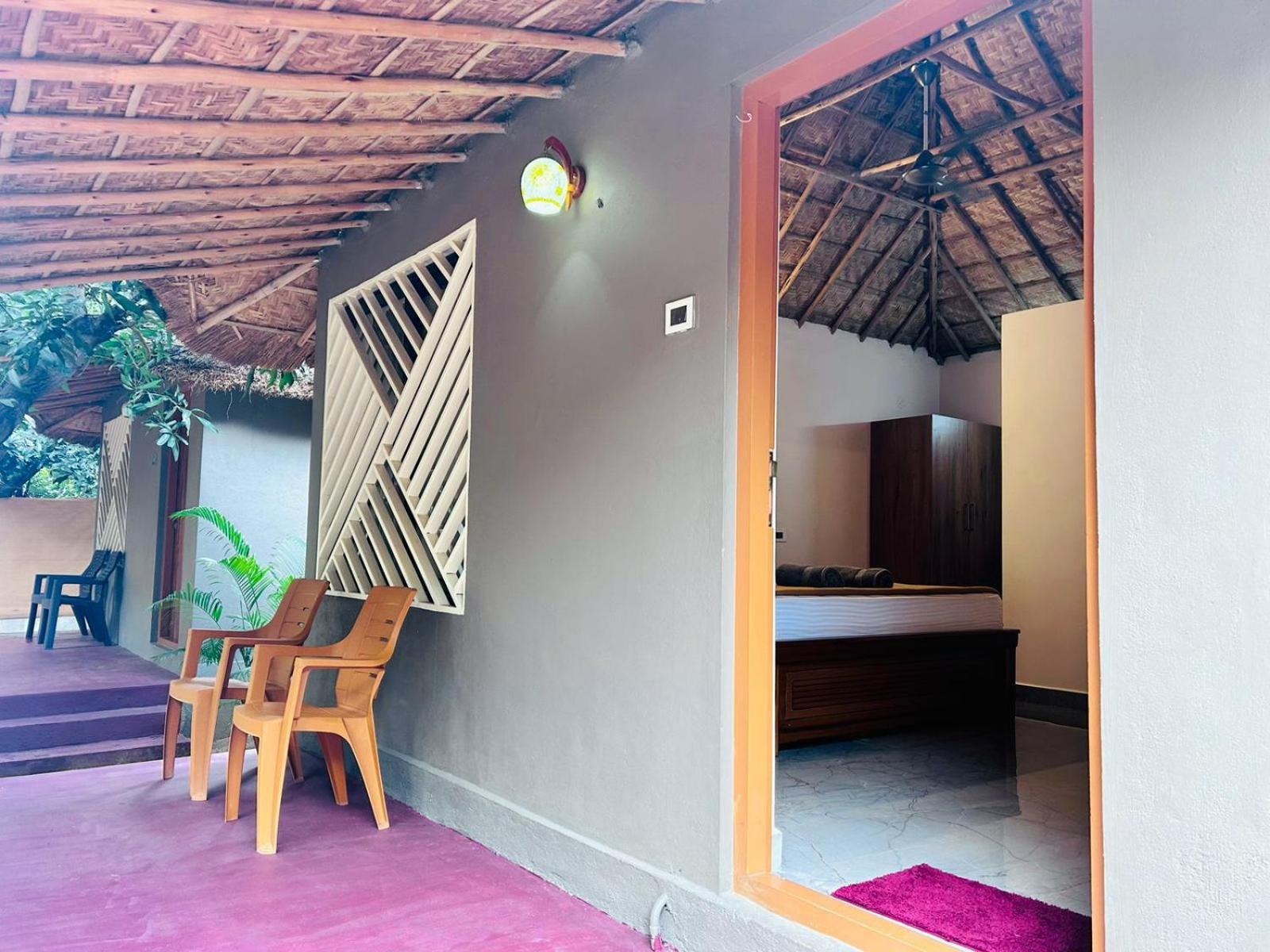 Hampi Village Resort & Tutti Cafe エクステリア 写真
