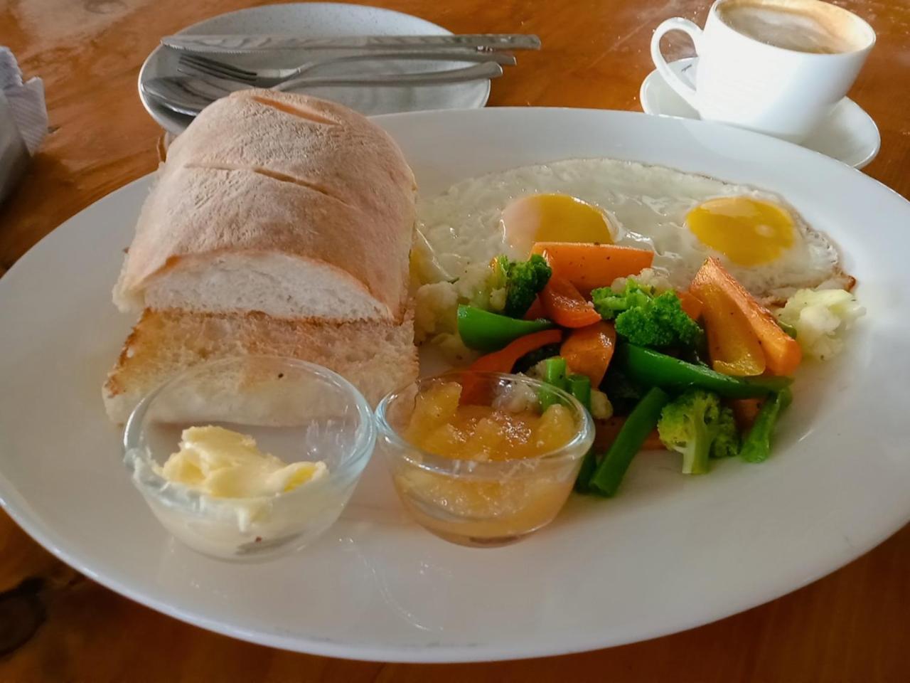 Hampi Village Resort & Tutti Cafe エクステリア 写真